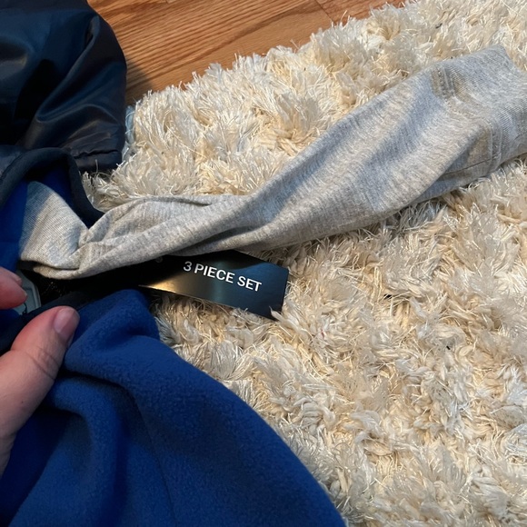 DKNY 3 piece set - Picture 10 of 11